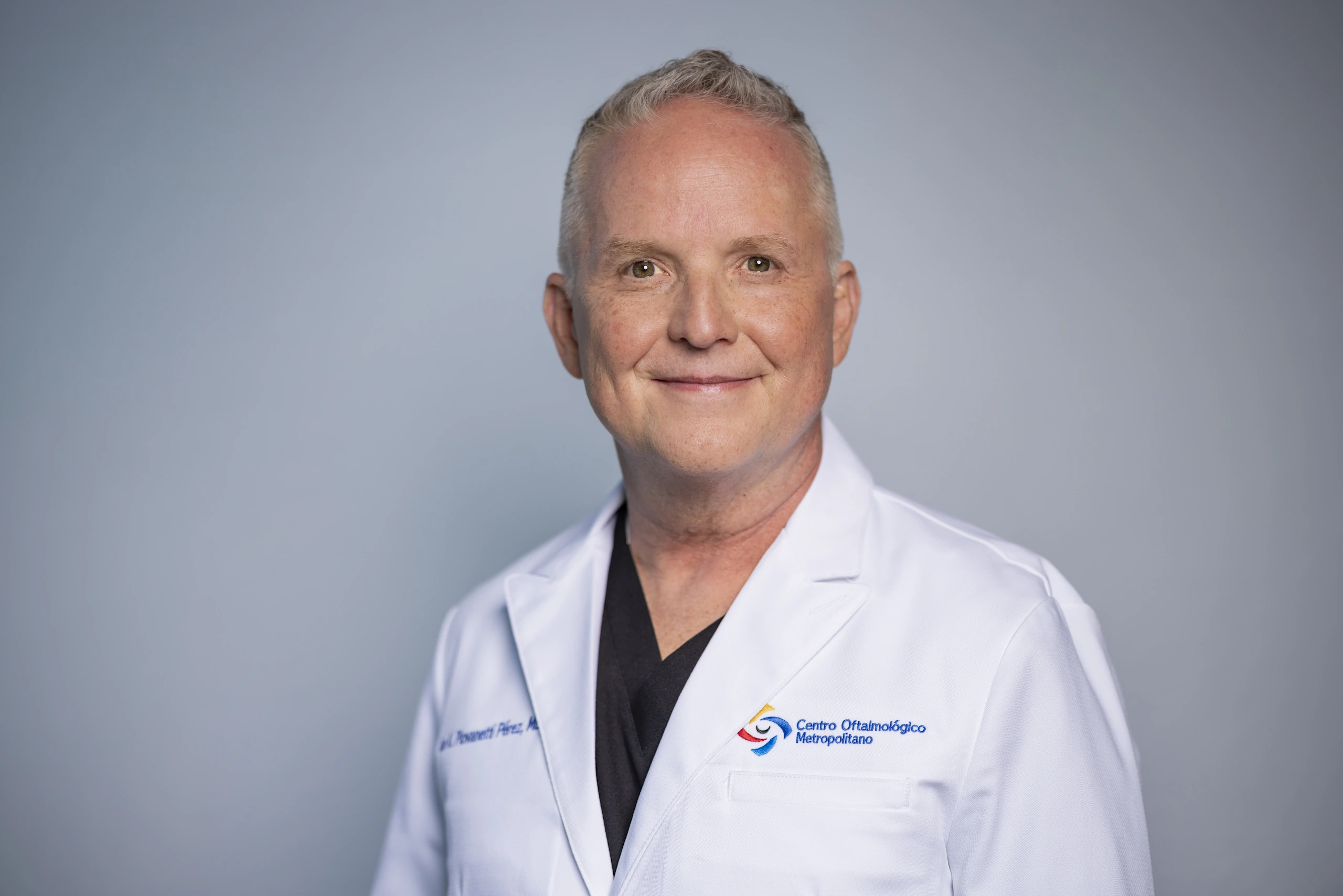 Dr. Ian Piovanetti, oftalmólogo general