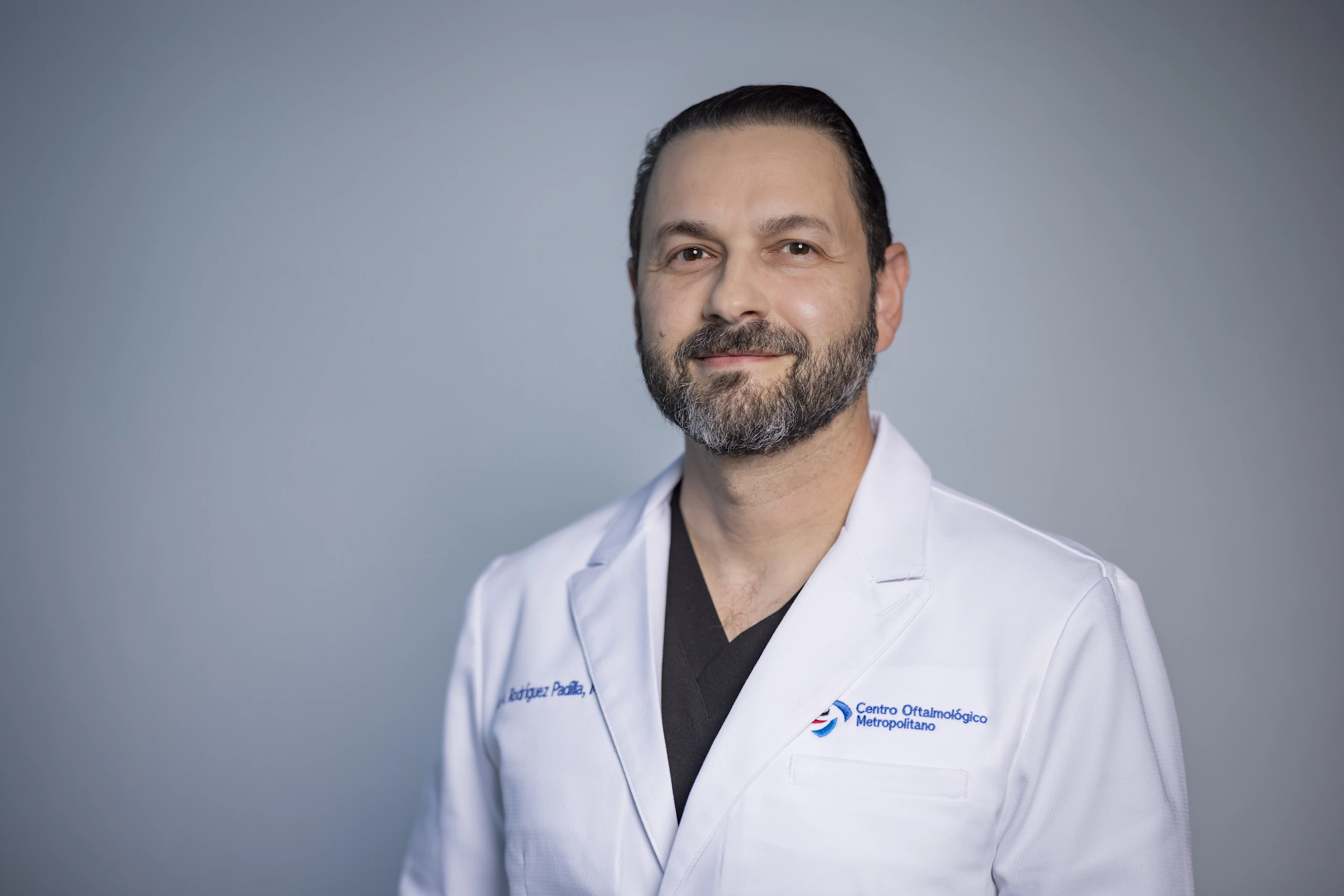 Dr. Julio Rodríguez, oculoplástico y neuro oftalmólogo
